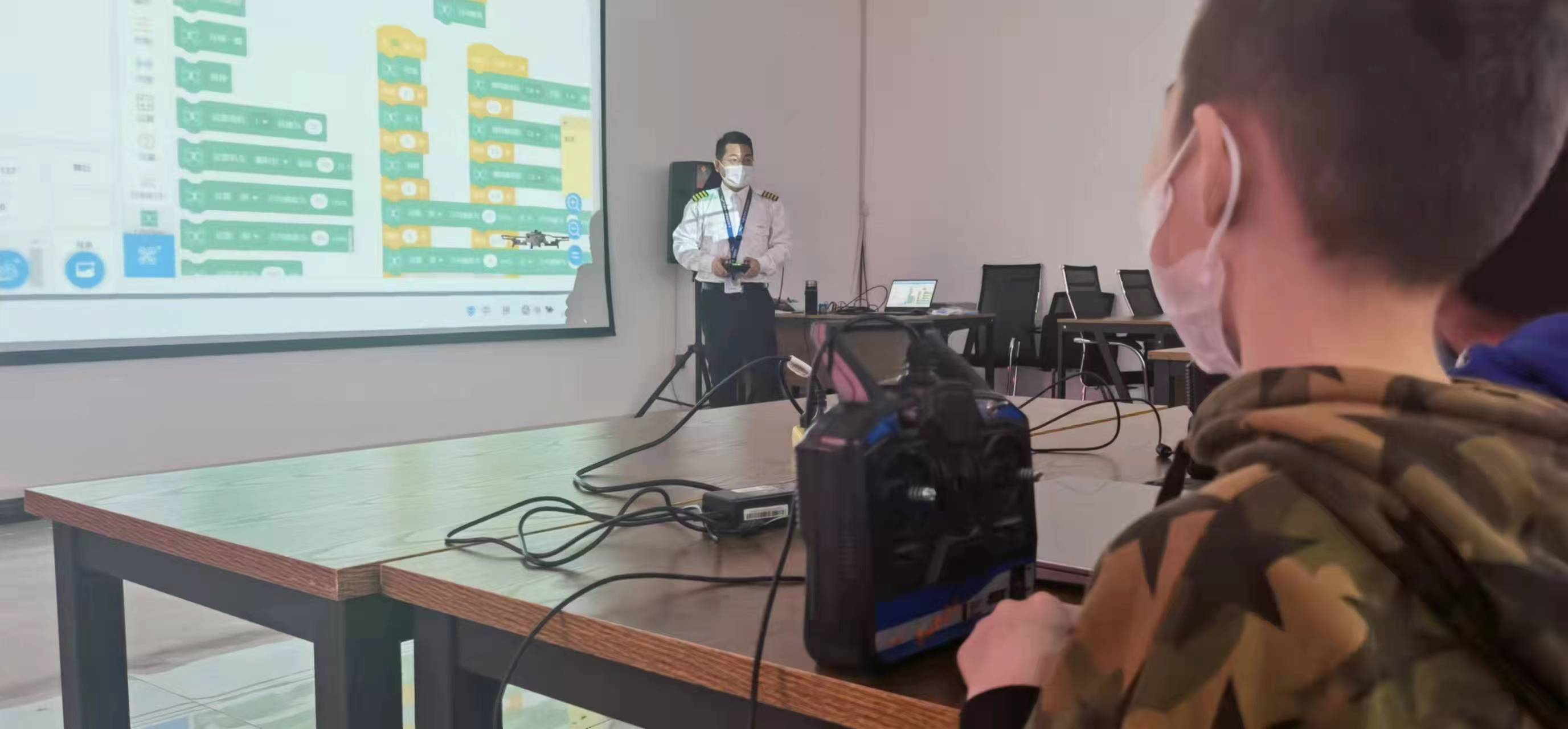 新疆無人機培訓 無人機電池使用和保養方法