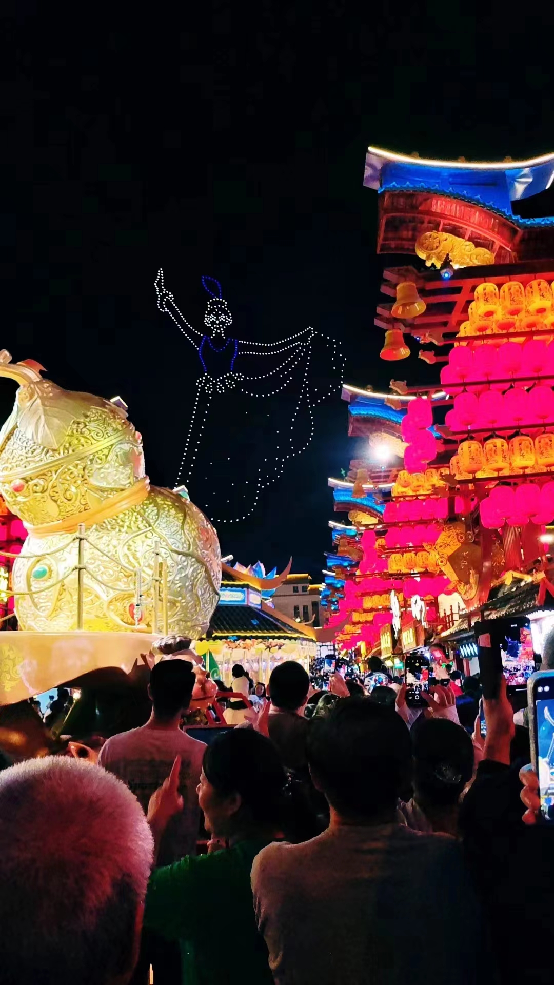 新疆保華潤天——無人機飛行表演圓滿結束！