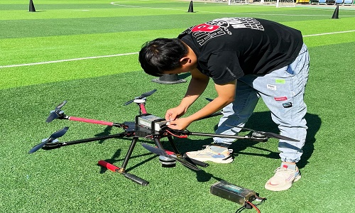 [新疆無人機培訓(xùn)]保華潤天航空帶你了解：考到CAAC無人機執(zhí)照，如何開啟高薪職業(yè)生涯？