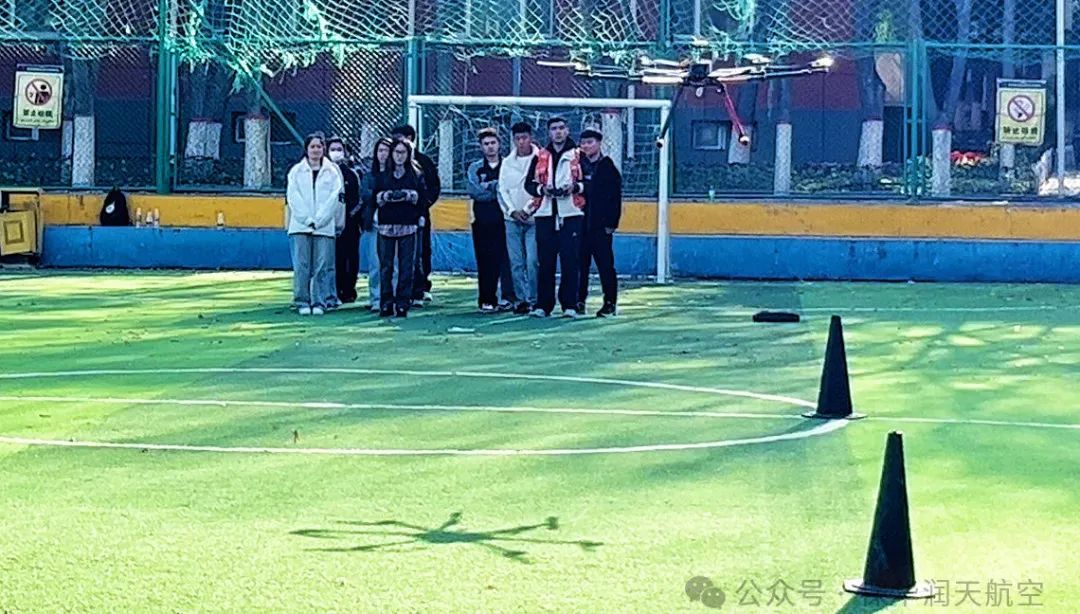 新疆科信職業(yè)技術(shù)學(xué)院聯(lián)合新疆開放大學(xué)、保華潤(rùn)天航空共同開展無(wú)人機(jī)操作技術(shù)培訓(xùn)