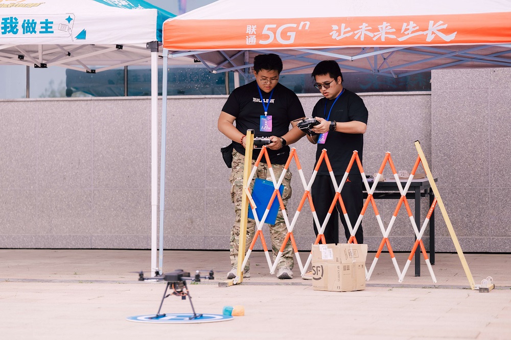 新疆無人機培訓 | 新疆無人機產業升級:保華潤天航空課程開啟職業新征程