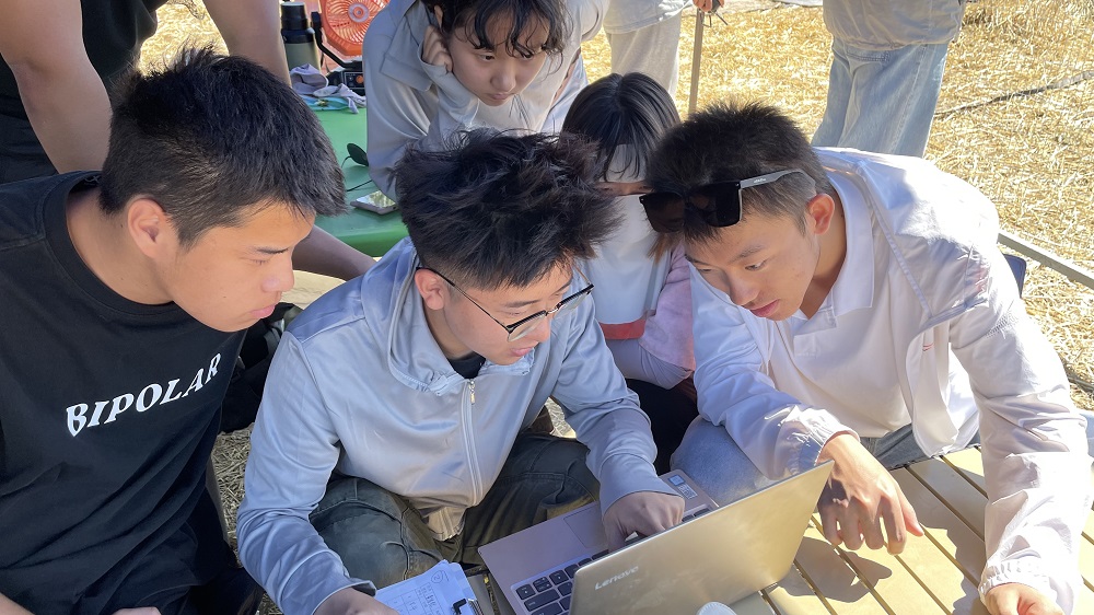 新疆無人機培訓 | 新疆無人機產業升級:保華潤天航空課程開啟職業新征程