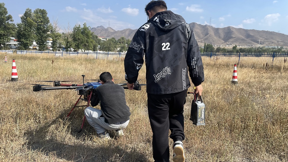 新疆無人機駕駛證培訓學校:保華潤天高薪就業新選擇