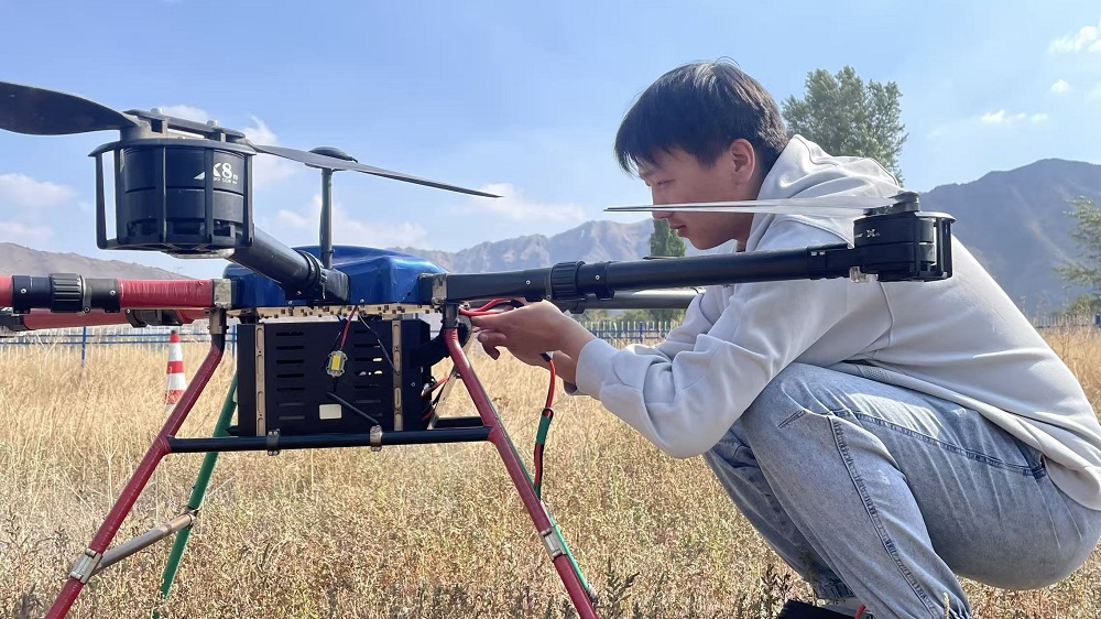 新疆無人機駕駛證培訓學校:保華潤天高薪就業新選擇