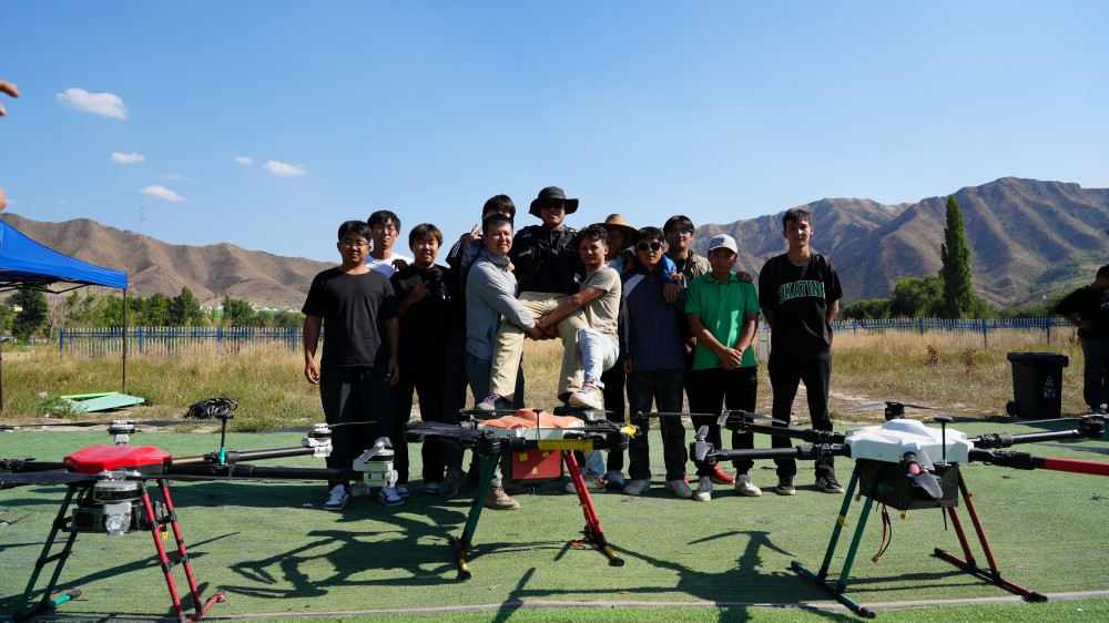 新疆保華潤天航空無人機(jī)專業(yè)培訓(xùn)：零基礎(chǔ)入學(xué)，手把手帶你翱翔職業(yè)藍(lán)海